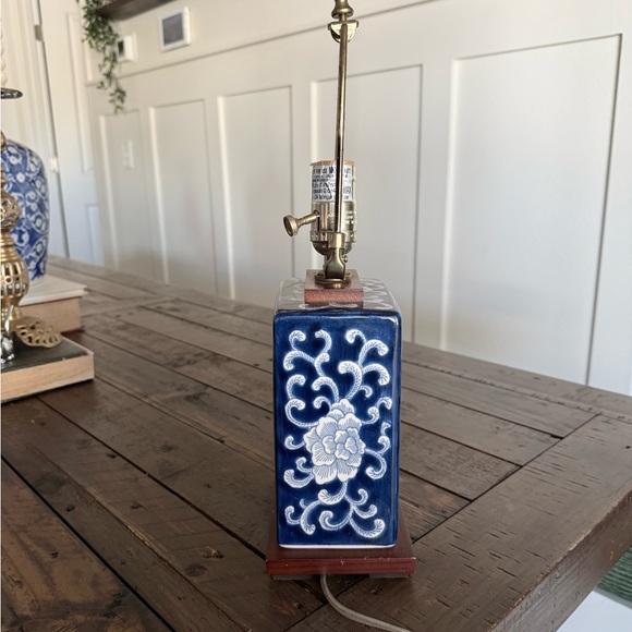 ✨ Ralph Lauren Home Blue & White Chinoiserie Lamp Base - Picture 3 of 8